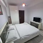 Deosebit Apartment